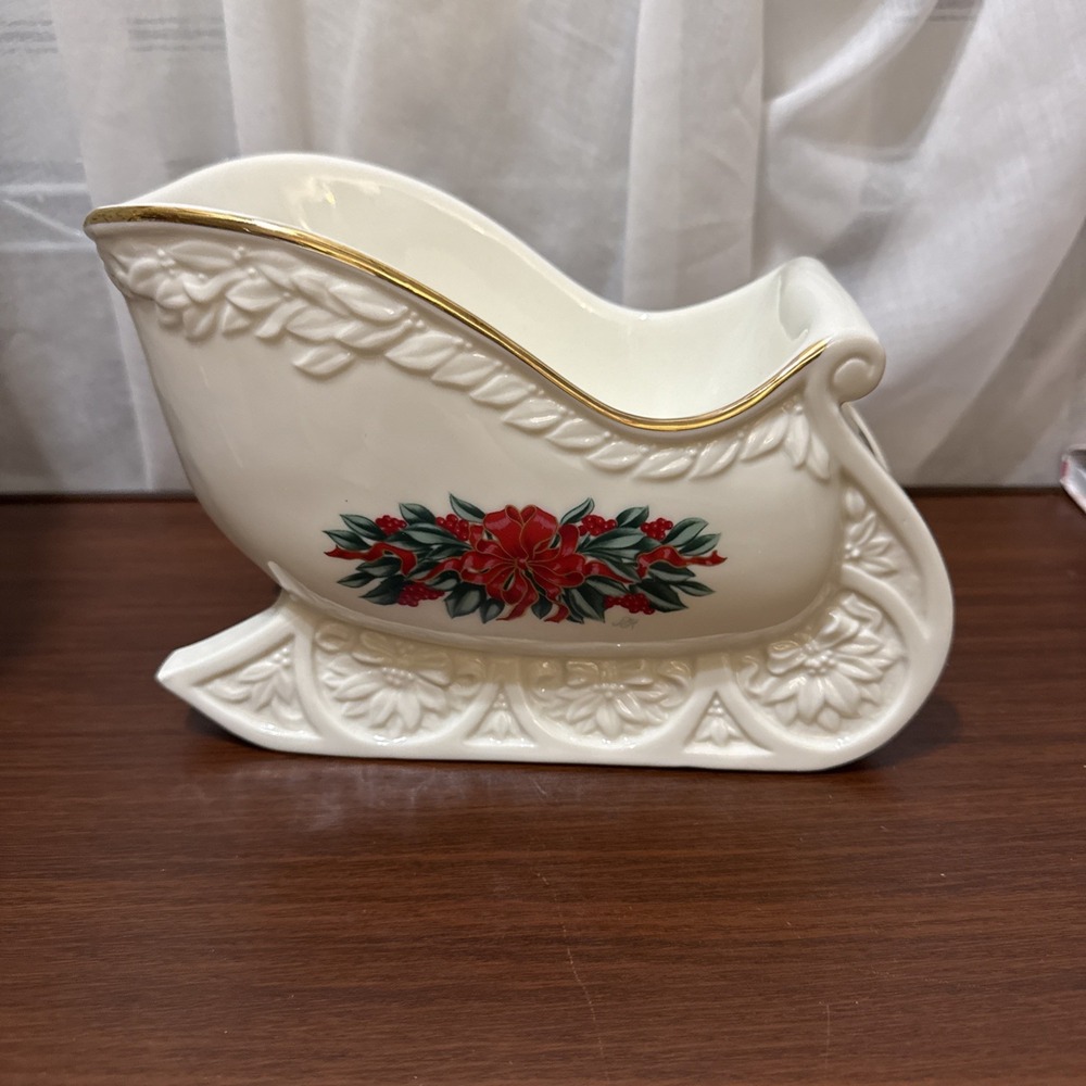 Vintage 1990s Princess House Porcelain Christmas Sleigh candy dish  #701A in box